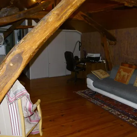 Dans Maison Typique Gersoise בית הארחה