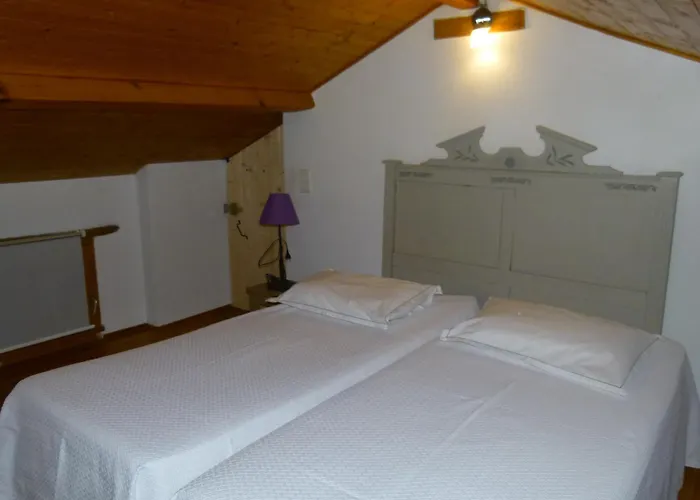 Dans Maison Typique Gersoise Гостевой дом 3*